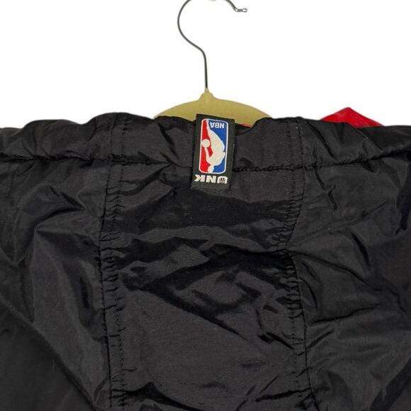 UNK NBA Atlanta Hawks Quilted Hooded Varsity Puffer Jacket Sz 2XL Embroidered - Picture 10 of 13